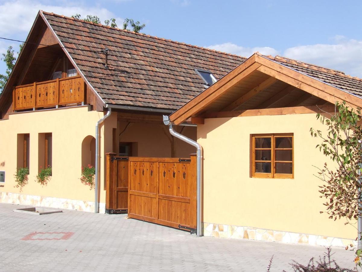 Villa Giulia Vendeghaz Verpelet Luaran gambar
